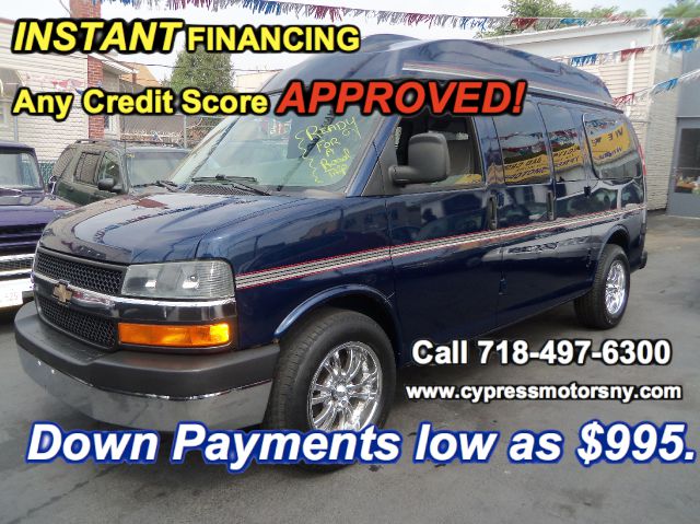 2004 Chevrolet Express 750i 4dr Sdn