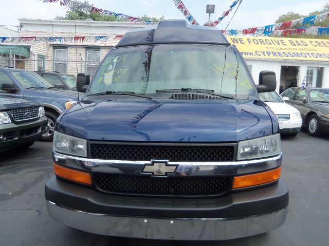 2004 Chevrolet Express 750i 4dr Sdn