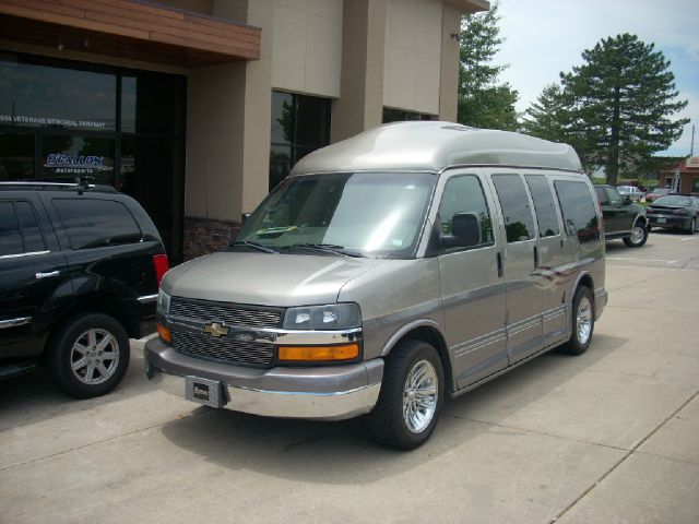 2004 Chevrolet Express Xe-v6-crew Cab-4x4-loaded