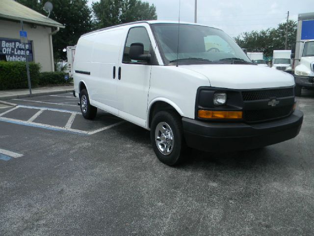 2004 Chevrolet Express 750i 4dr Sdn