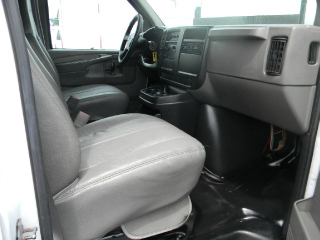 2004 Chevrolet Express 750i 4dr Sdn