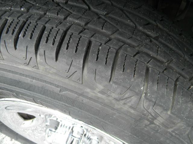 2004 Chevrolet Express 750i 4dr Sdn