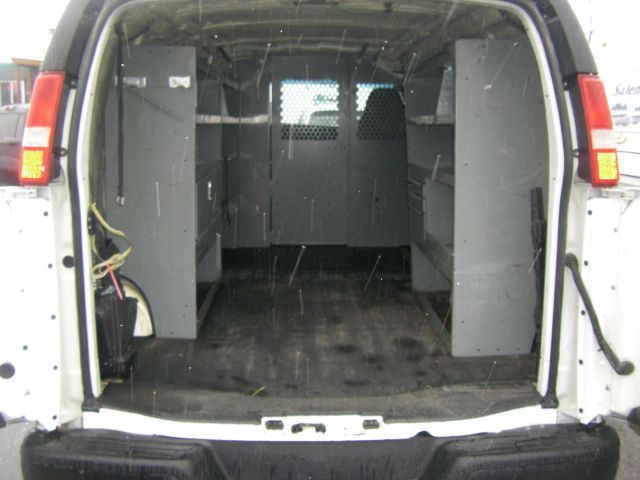 2005 Chevrolet Express CE 1.8
