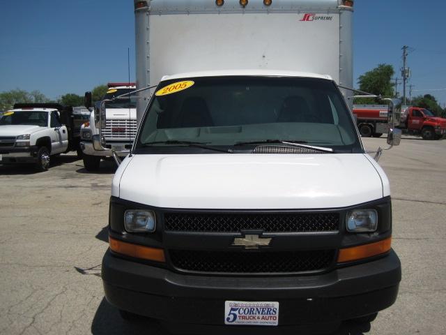 2005 Chevrolet Express Leather / Sunroof