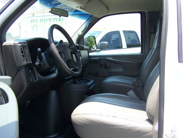 2005 Chevrolet Express REG WB