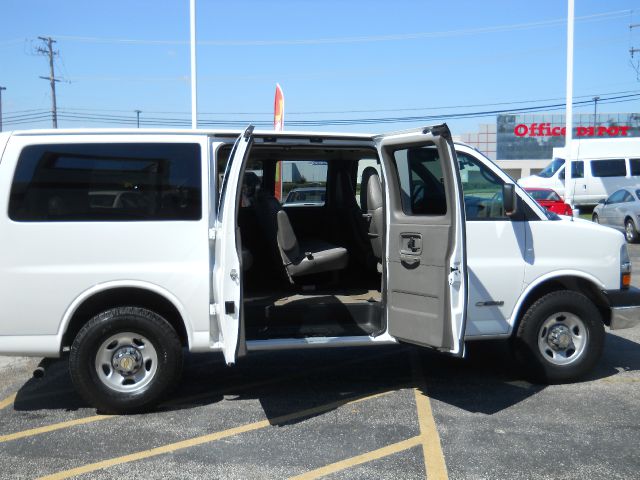 2005 Chevrolet Express Limited Sport Utility 4D