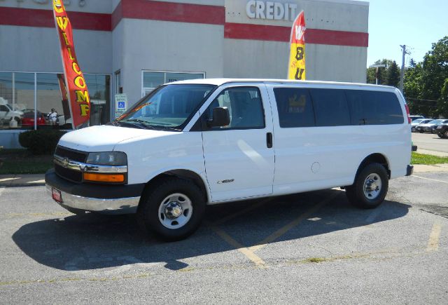 2005 Chevrolet Express Limited Sport Utility 4D