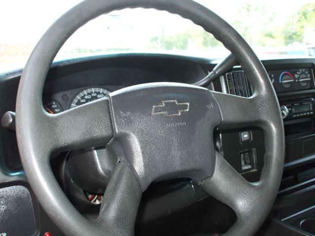 2005 Chevrolet Express Club Cab 155 WB HD 4WD