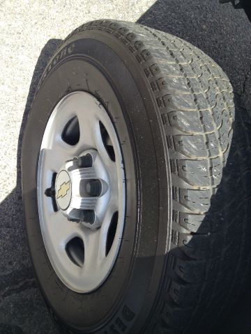 2005 Chevrolet Express 750i 4dr Sdn