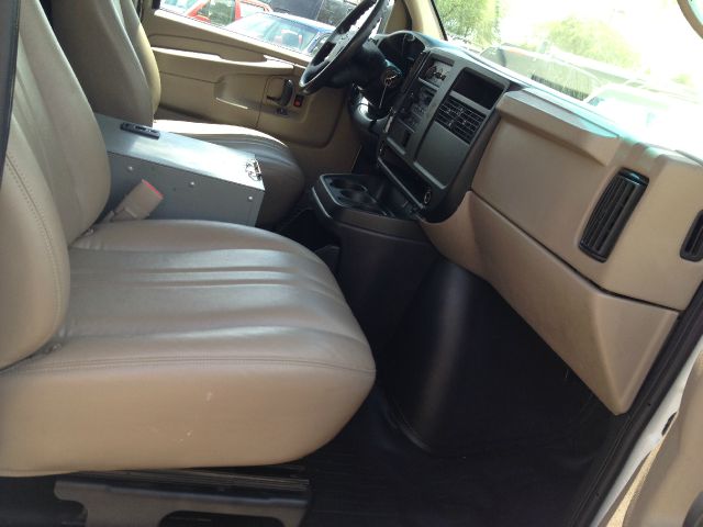 2005 Chevrolet Express 750i 4dr Sdn