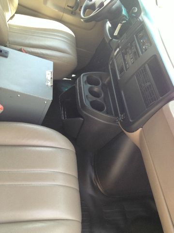 2005 Chevrolet Express 750i 4dr Sdn