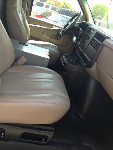 2005 Chevrolet Express 750i 4dr Sdn