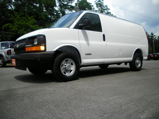 2005 Chevrolet Express REG WB