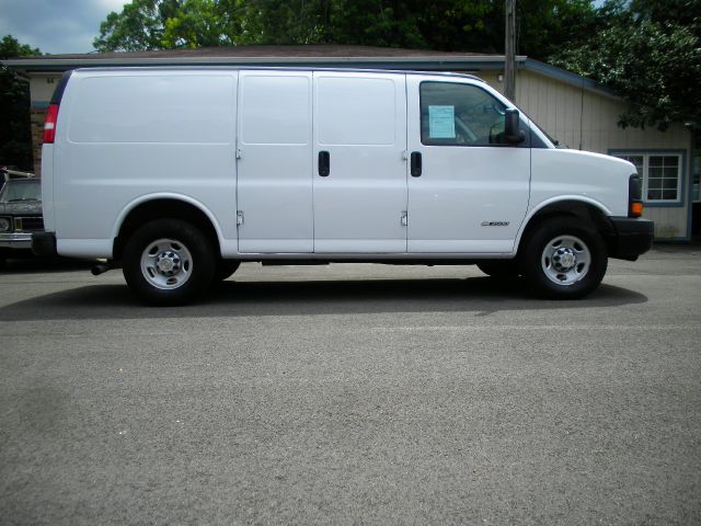 2005 Chevrolet Express REG WB