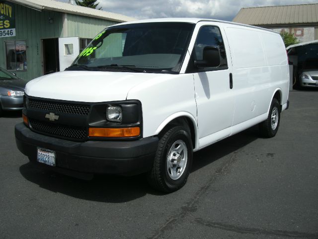 2005 Chevrolet Express Base Silverado
