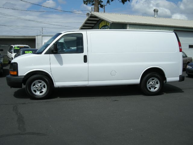 2005 Chevrolet Express Base Silverado
