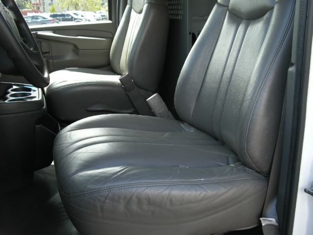 2005 Chevrolet Express Base Silverado