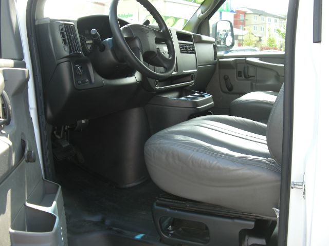 2005 Chevrolet Express Base Silverado