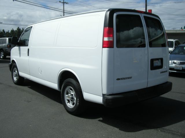 2005 Chevrolet Express Base Silverado