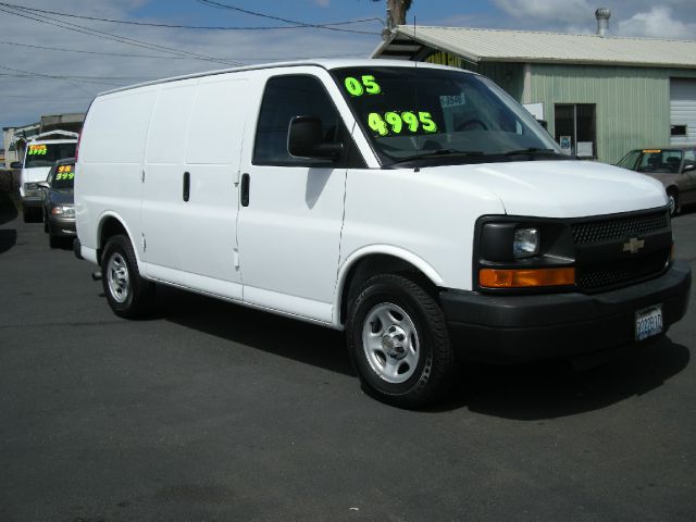 2005 Chevrolet Express Base Silverado