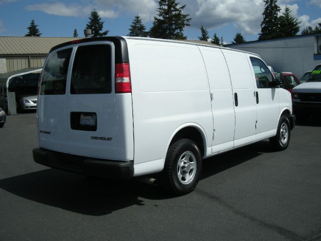 2005 Chevrolet Express Base Silverado
