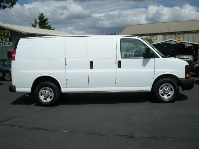 2005 Chevrolet Express Base Silverado