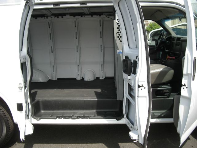 2005 Chevrolet Express Base Silverado