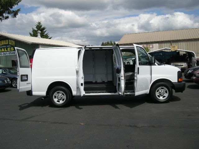 2005 Chevrolet Express Base Silverado
