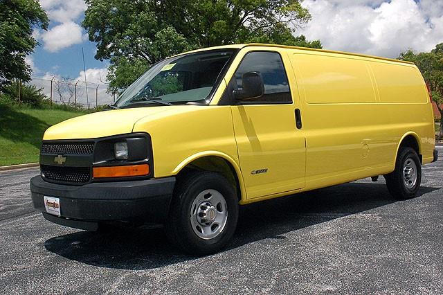 2005 Chevrolet Express Touring / Signature Editi