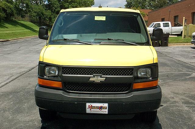 2005 Chevrolet Express Touring / Signature Editi