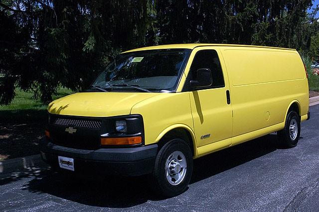 2005 Chevrolet Express Touring / Signature Editi
