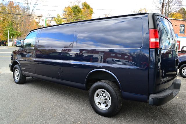 2006 Chevrolet Express Club Cab 155 WB HD 4WD