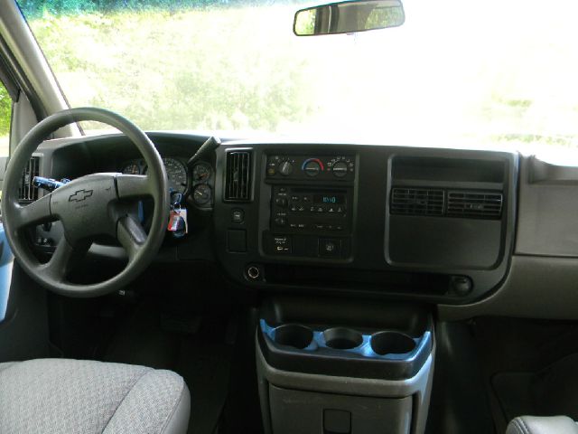 2006 Chevrolet Express Ls/5.3l/3rd ROW