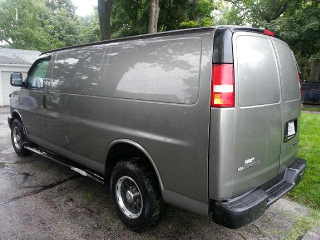 2006 Chevrolet Express Coupe 4D
