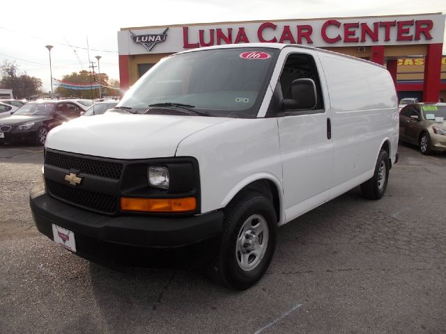 2006 Chevrolet Express 750i 4dr Sdn
