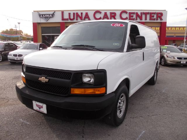 2006 Chevrolet Express 750i 4dr Sdn