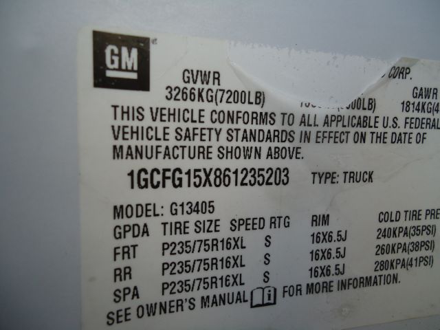 2006 Chevrolet Express 750i 4dr Sdn