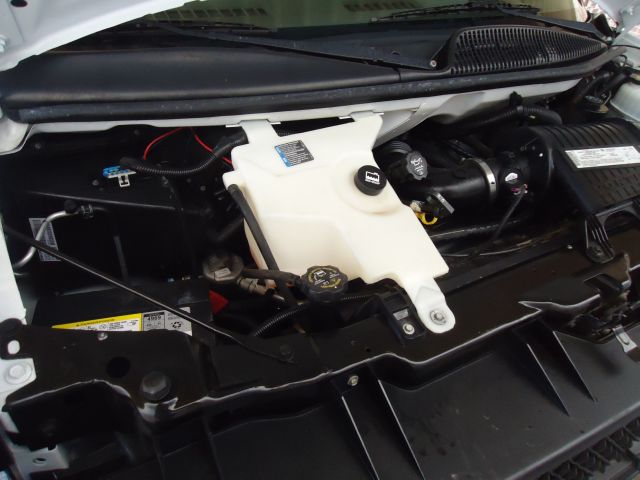 2006 Chevrolet Express 750i 4dr Sdn