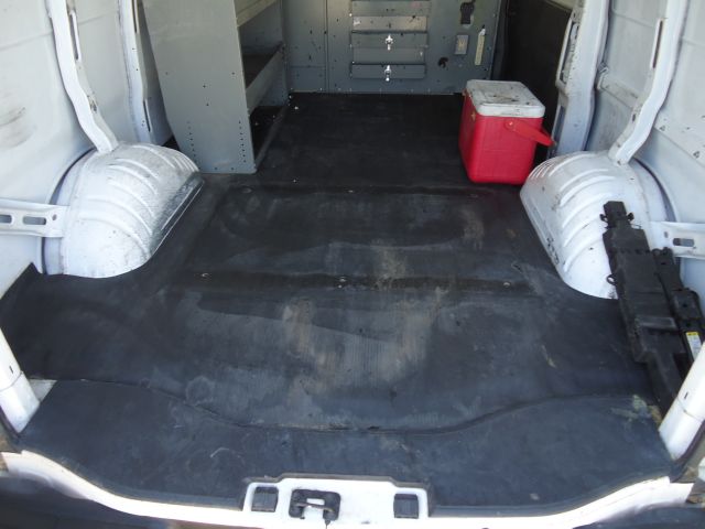 2006 Chevrolet Express 750i 4dr Sdn