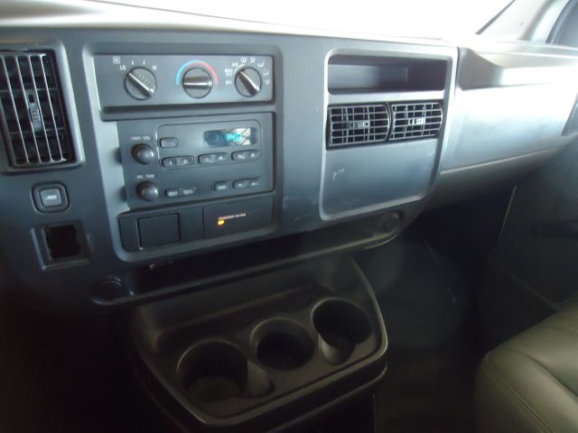 2006 Chevrolet Express 750i 4dr Sdn