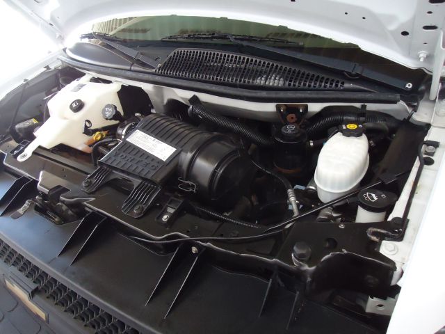 2006 Chevrolet Express 750i 4dr Sdn