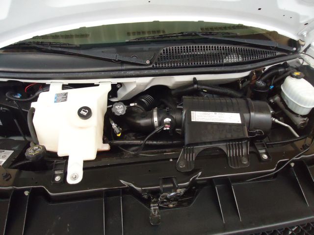 2006 Chevrolet Express 750i 4dr Sdn