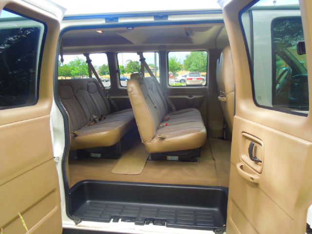 2006 Chevrolet Express LS 4X4