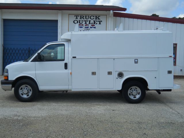 2006 Chevrolet Express 4dr Sdn Touring Signature RWD Sedan