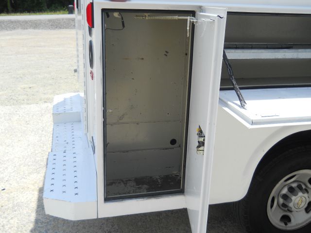 2006 Chevrolet Express 4dr Sdn Touring Signature RWD Sedan