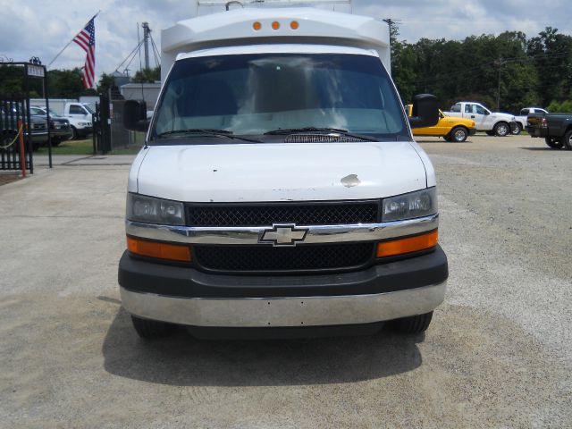 2006 Chevrolet Express 4dr Sdn Touring Signature RWD Sedan