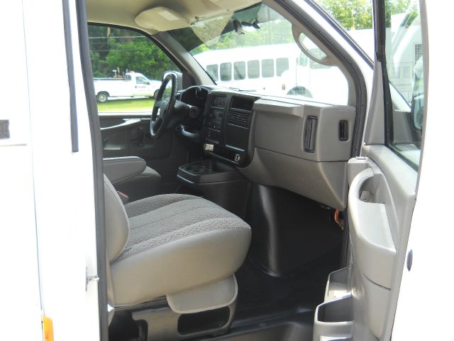 2006 Chevrolet Express 4dr Sdn Touring Signature RWD Sedan