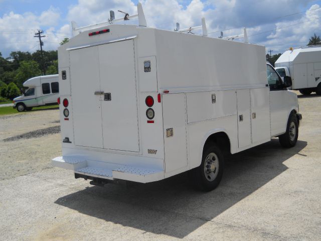 2006 Chevrolet Express 4dr Sdn Touring Signature RWD Sedan