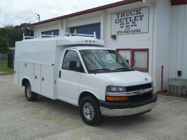 2006 Chevrolet Express 4dr Sdn Touring Signature RWD Sedan