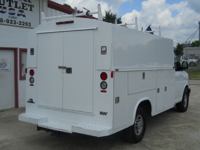 2006 Chevrolet Express 4dr Sdn Touring Signature RWD Sedan